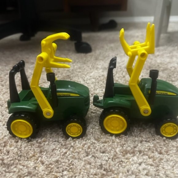 John Deere Toy Tractor With Hay Loader. 7 inch toy by Learning Curve - Picture 4 of 4